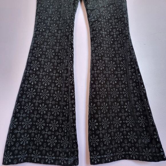 Anthropologie The Joni Black High Rise Velvet Eyelet Pull On Flare Pants - Picture 4 of 15